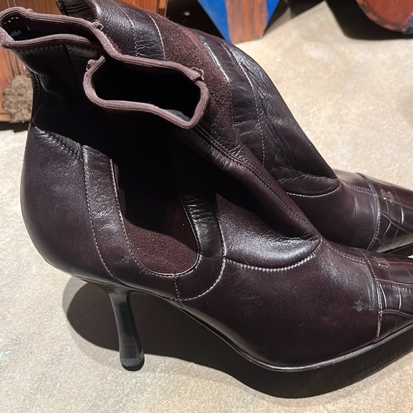 Chanel brown alligator and leather boot size 36 - Picture 3 of 10